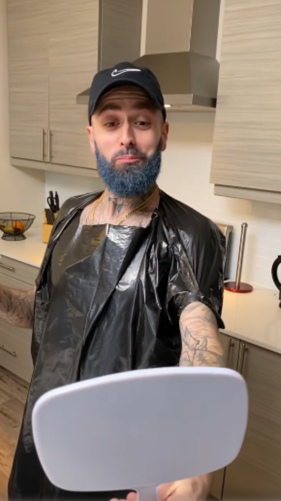 Hair dye hack: quick, easy coloring tips at home