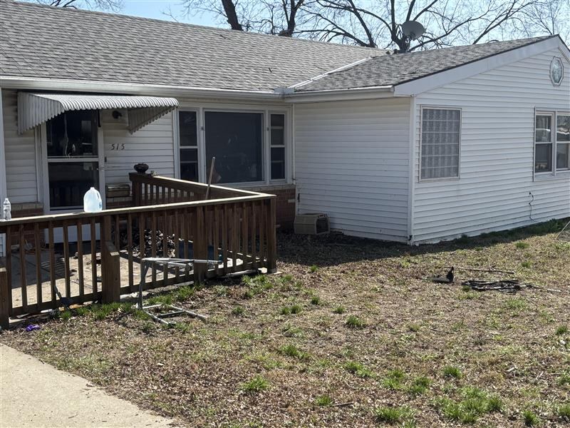 Bonner Springs man runs into burning home to save neighbors; elderly ...