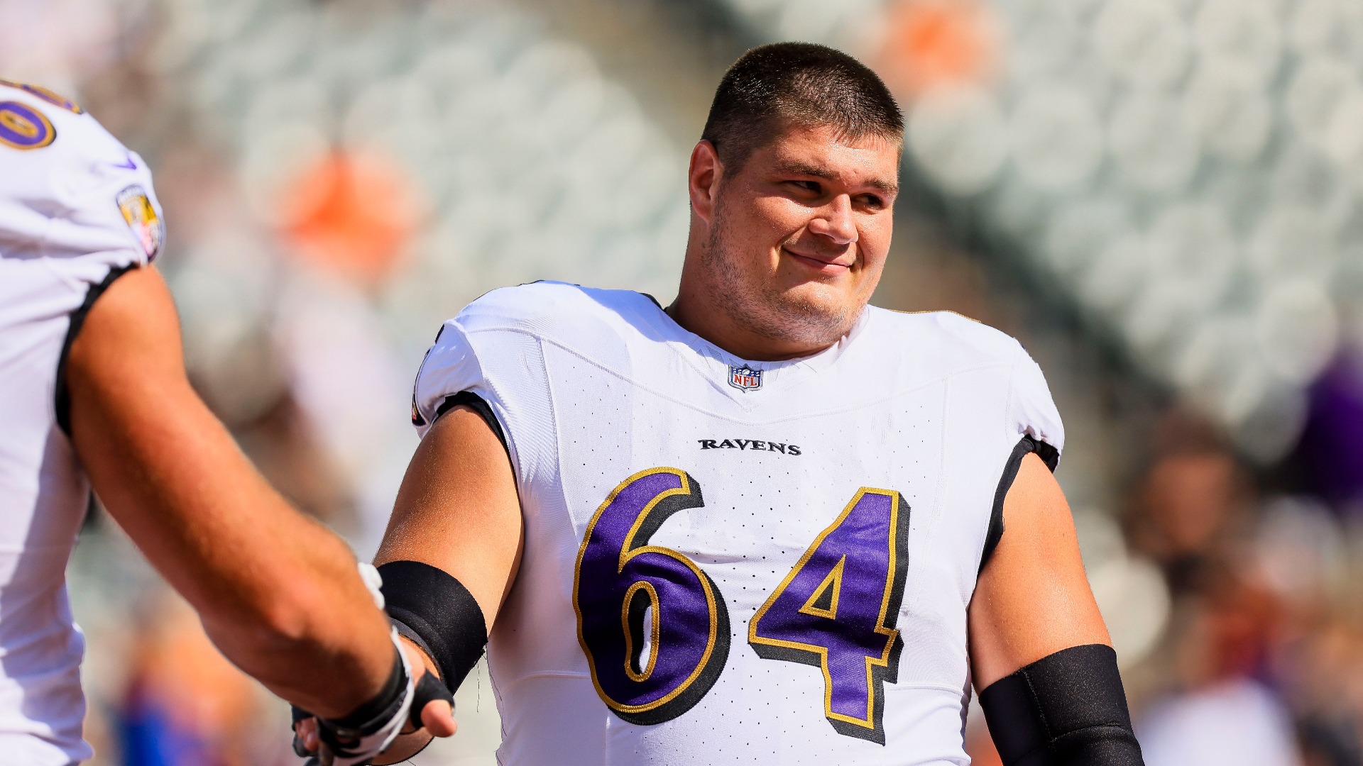 Raiders boost offensive line with Tyler Linderbaum signing