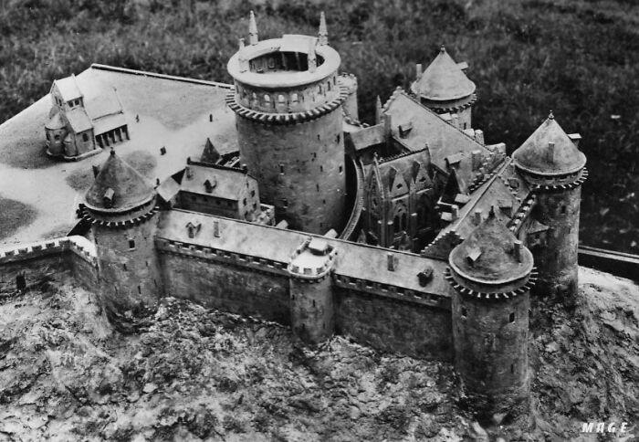 39 Remarkable Buildings That No Longer Exist