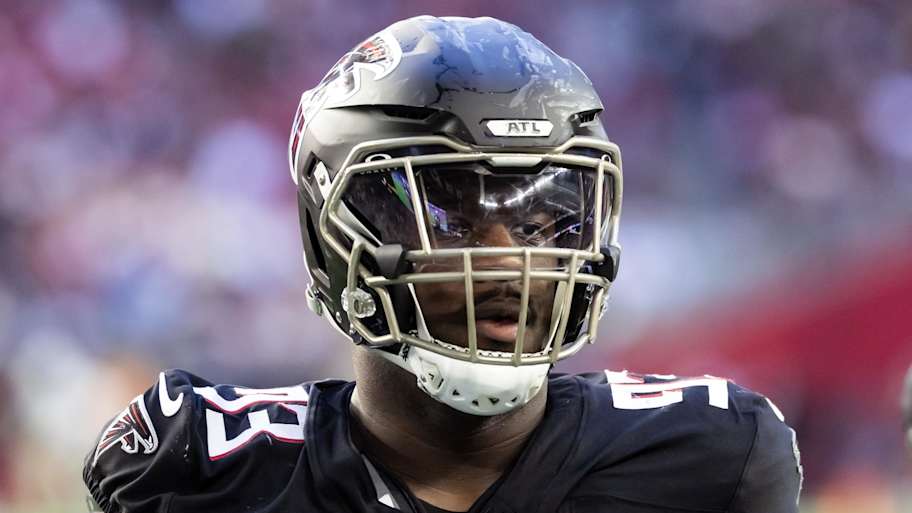 Bears continue to bulk up defensive line with new addition Kentavius Street