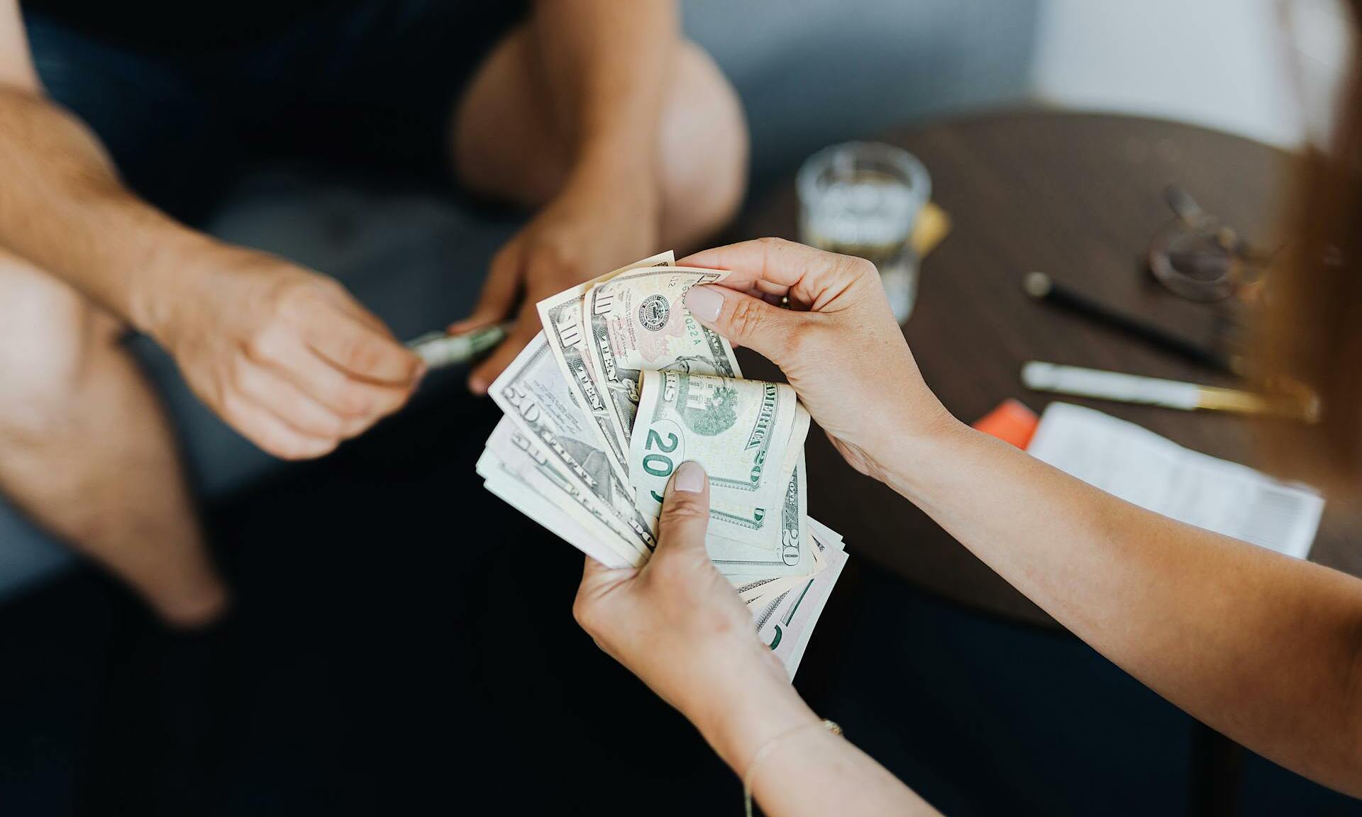Son criticizes father for saving $76,000 instead of giving early ...