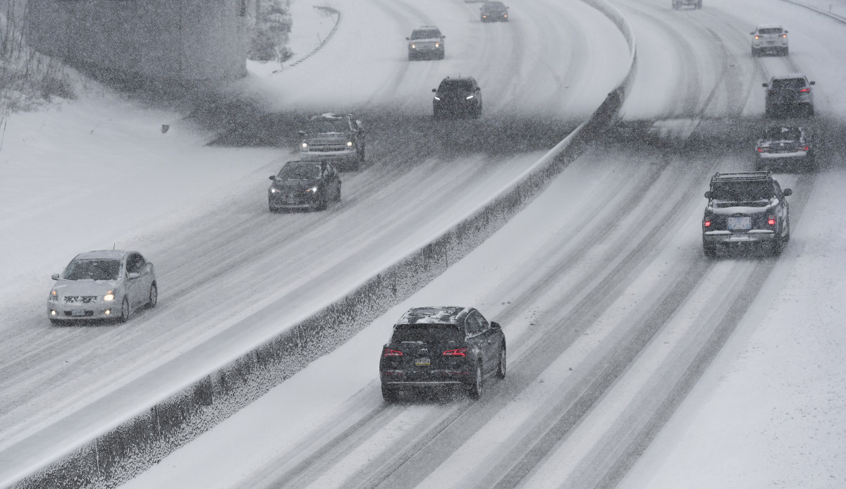 Major winter storm warning: Massive snowfall and 80 mph winds forecast ...