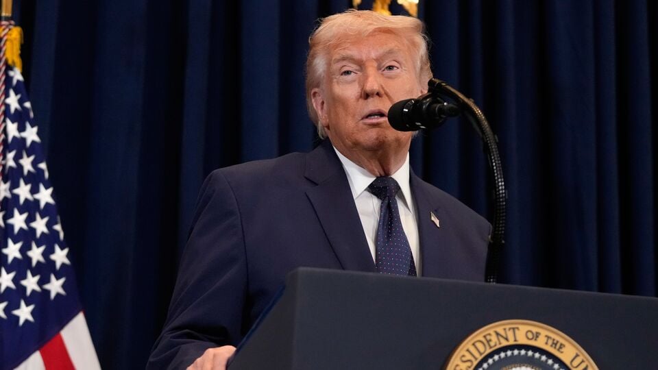 Trump announces 'historic' $300 billion oil refinery in Texas, thanks ...
