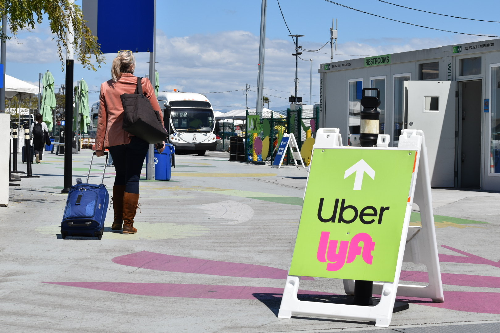 LAX rideshare fee increase approved: What Uber and Lyft riders should know