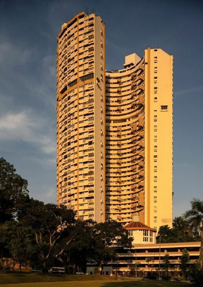 39 Remarkable Buildings That No Longer Exist