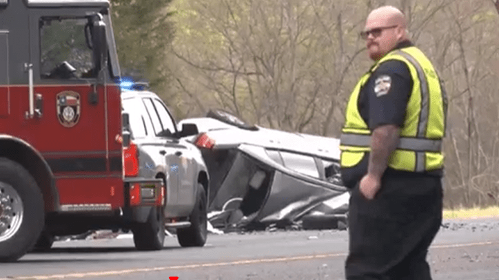 2 vehicle crash delays traffic on US Highway 69 near Love’s Lookout