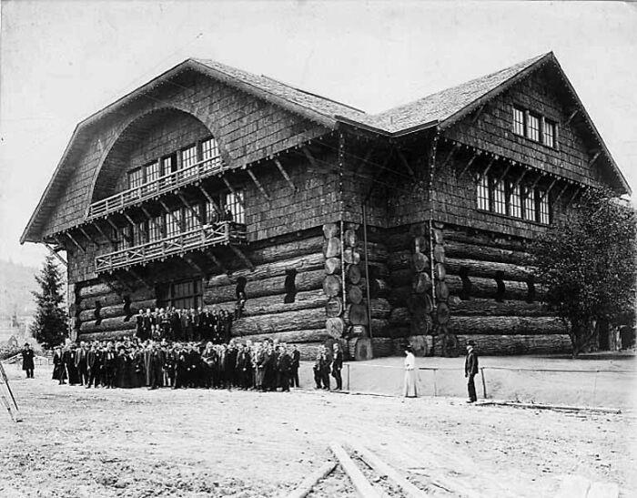 39 Remarkable Buildings That No Longer Exist