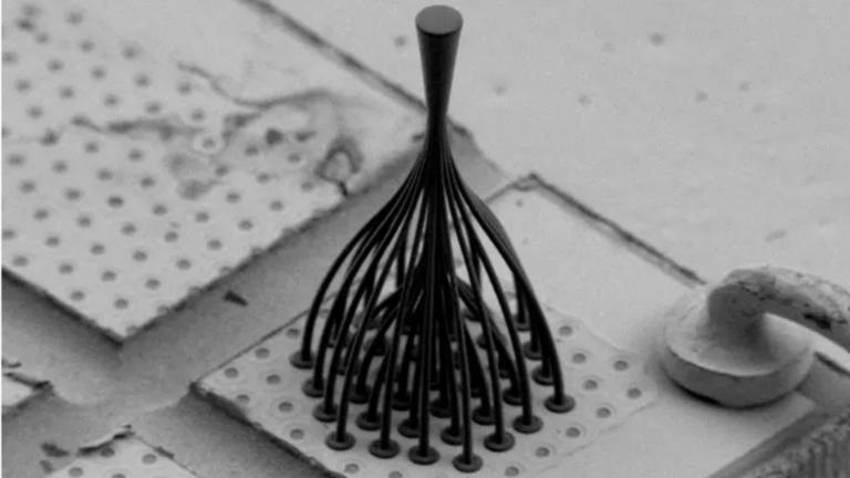 Engineers combine 222 laser modes into one fiber using tiny photonic ...