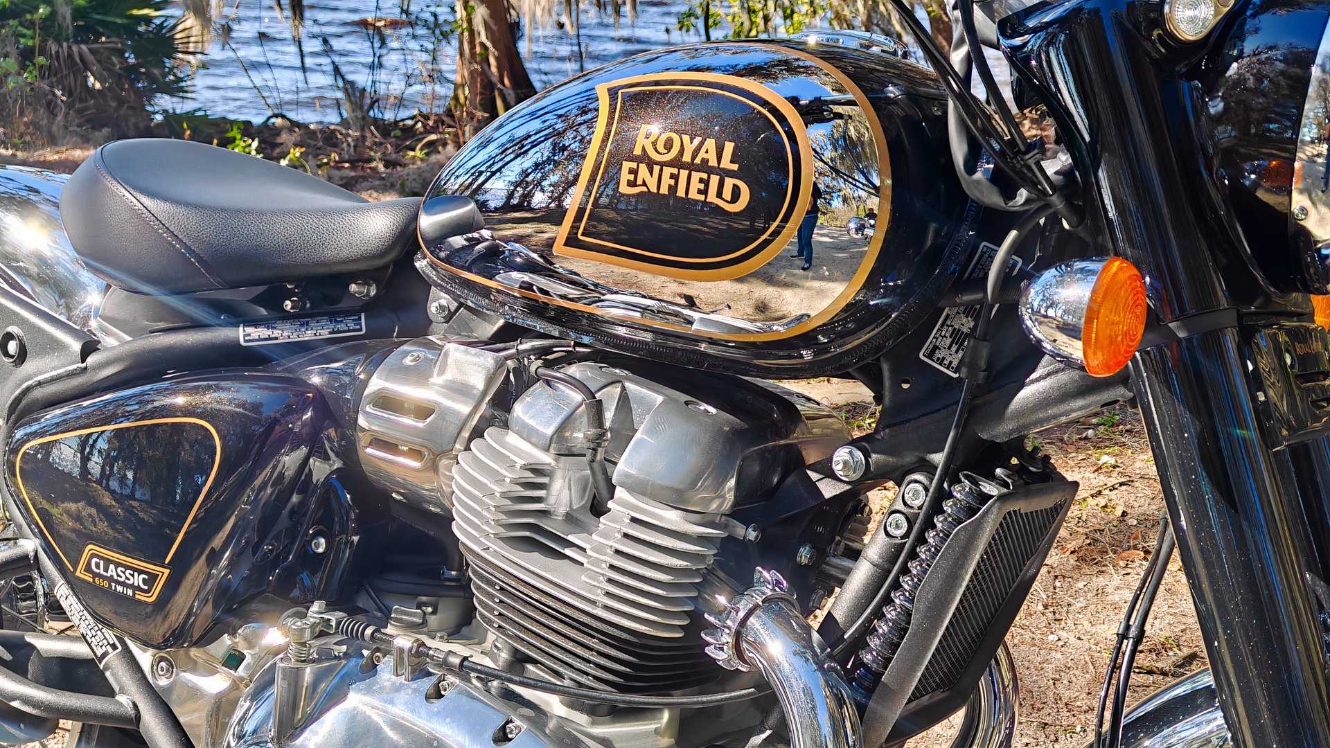 royal-enfield-650-classic-motorcycle
