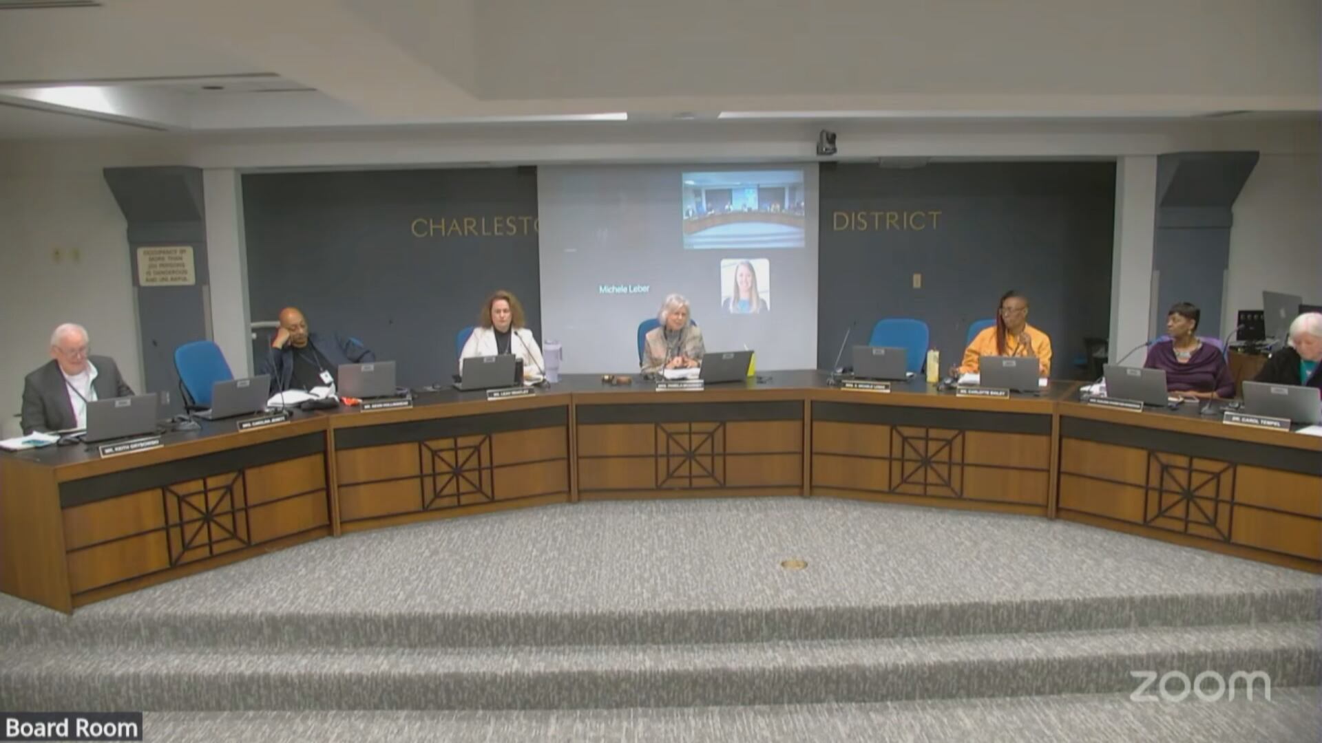 Charleston County School Board meeting breaks down into chaos<br><br>