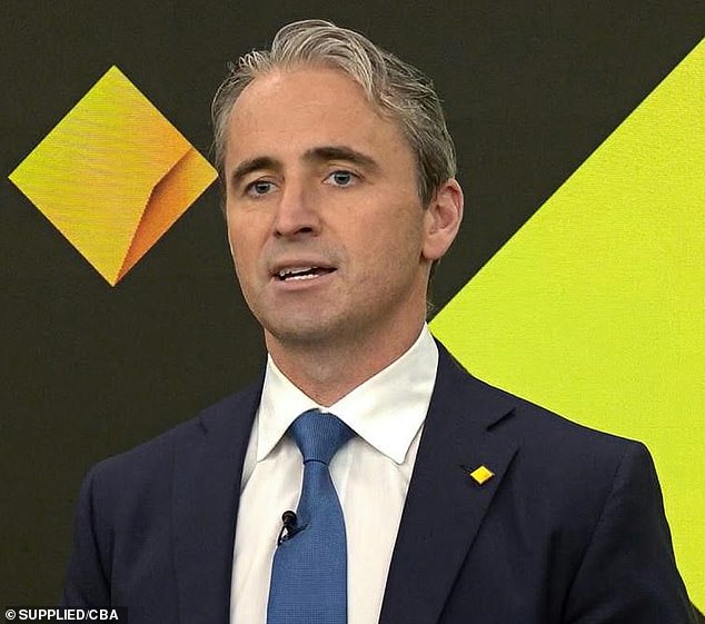 Commonwealth Bank urgently calls in the police after uncovering $1 ...
