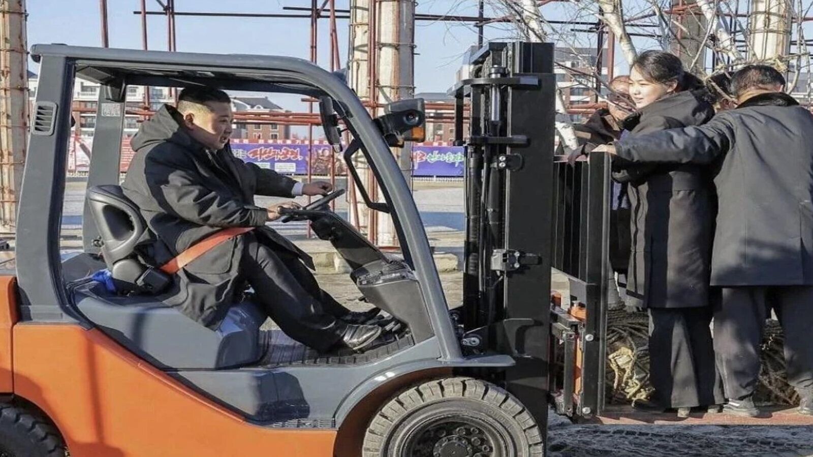 20 photos where a job site doesn't look so stable
