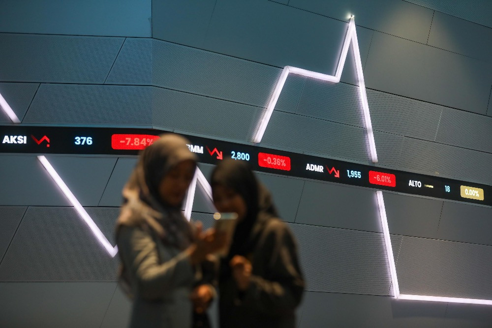 IHSG Terancam Uji Support 8.200, Pantau Saham MBMA, MDKA, dan BUMI