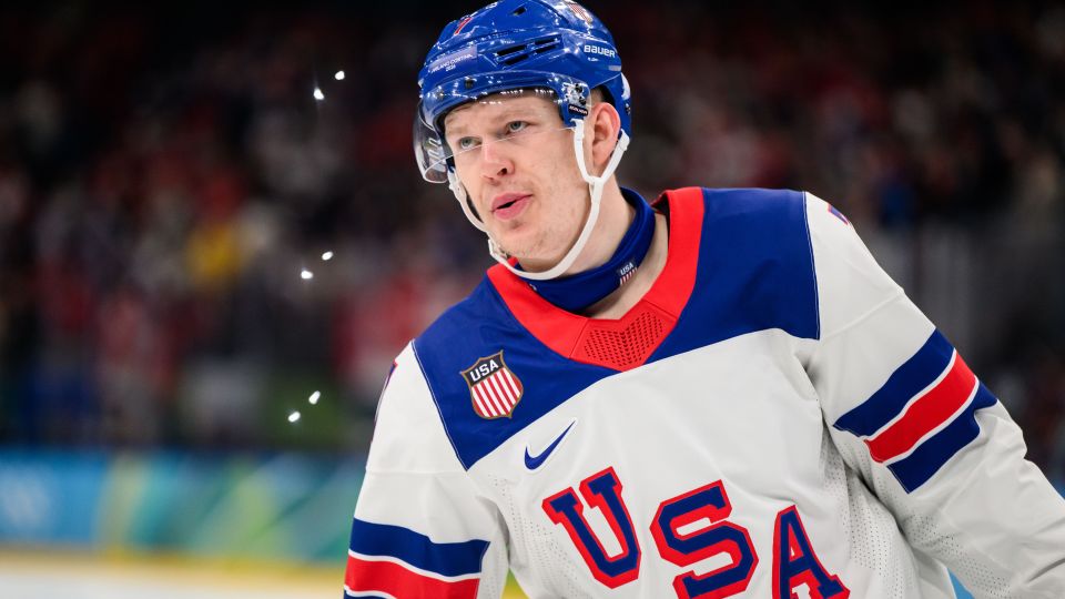 US Olympic hockey player distances himself from White House video ...