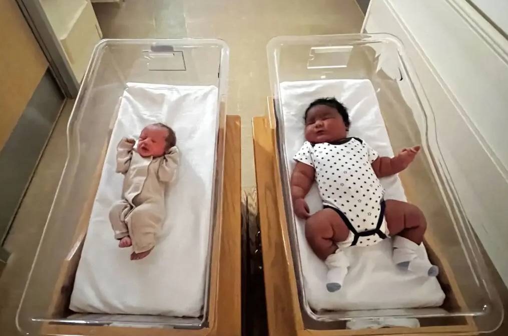 Mẹ choáng váng khi con trai mới sinh nặng gần 6 kg