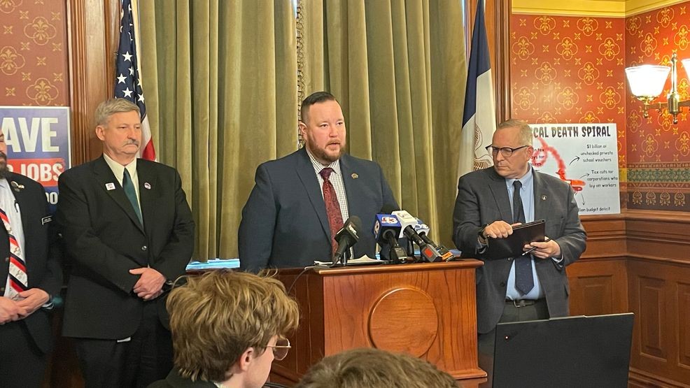 Iowa Democrats call on Whirlpool to reconsider laying off Iowa workers