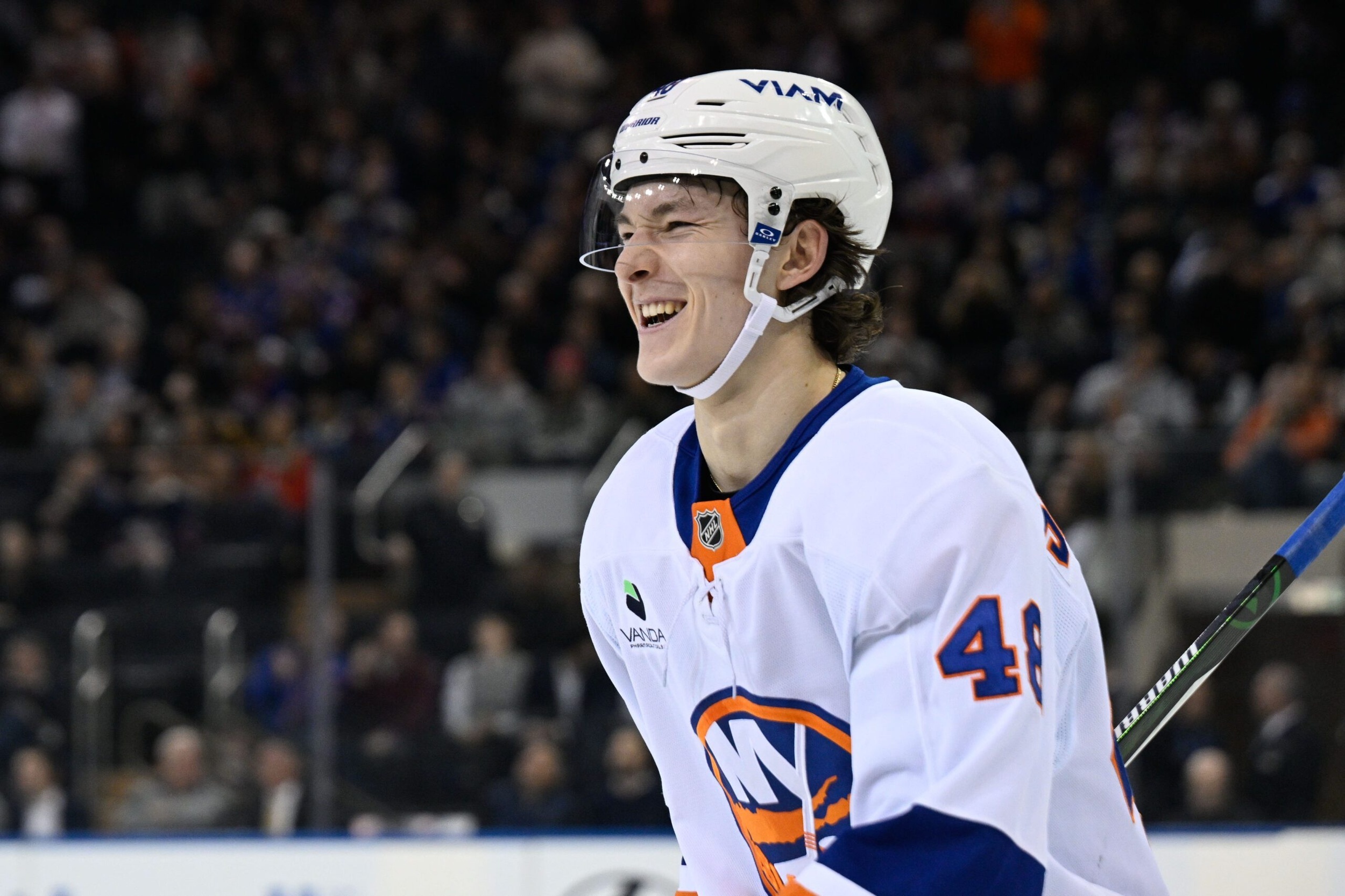 What makes Matthew Schaefer an elite defenseman?