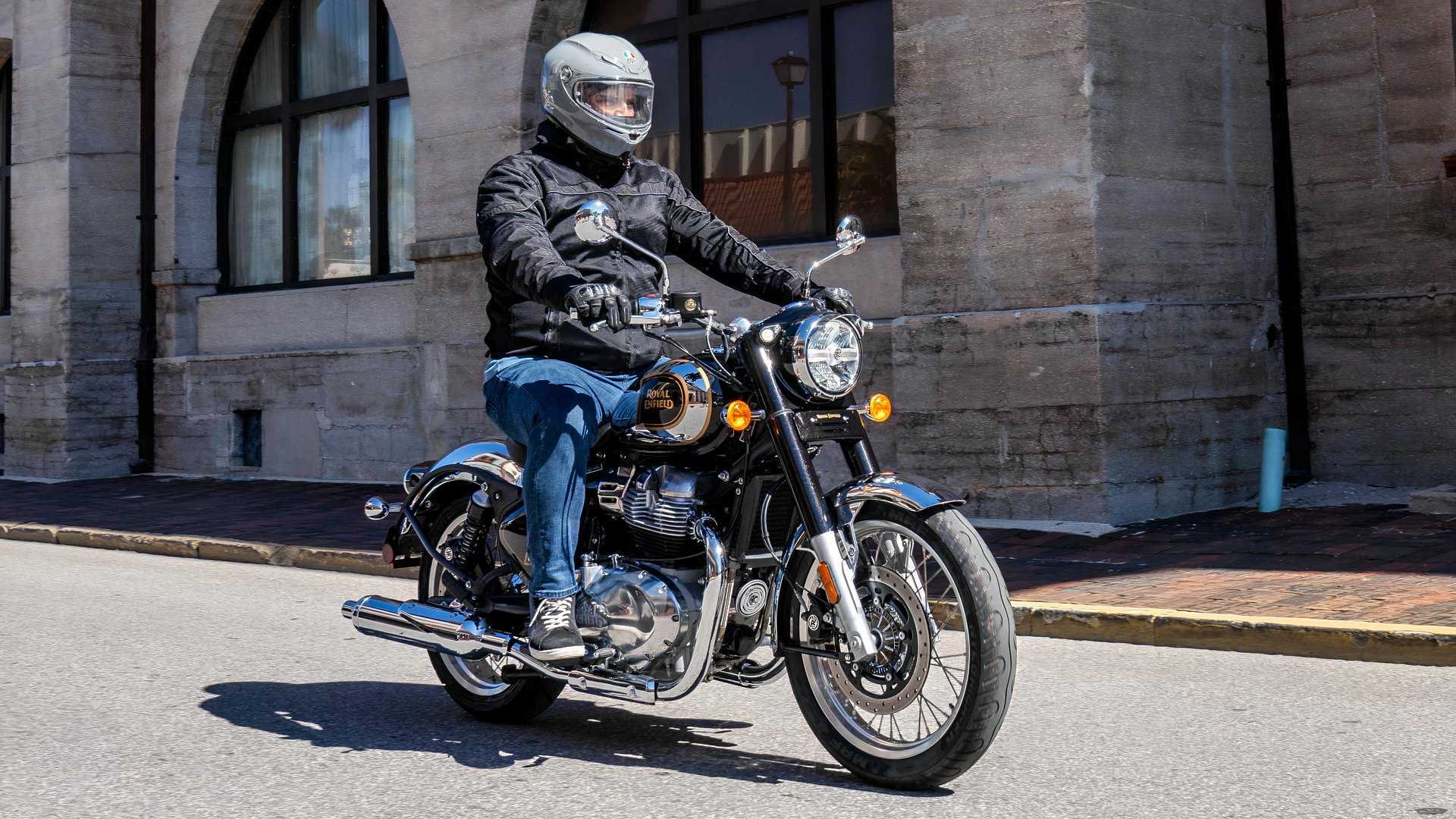 2026-re-classic-650-riding