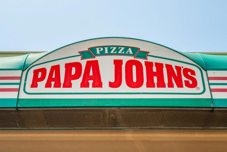 Papa John’s to close hundreds of restaurants as it moves to cut costs