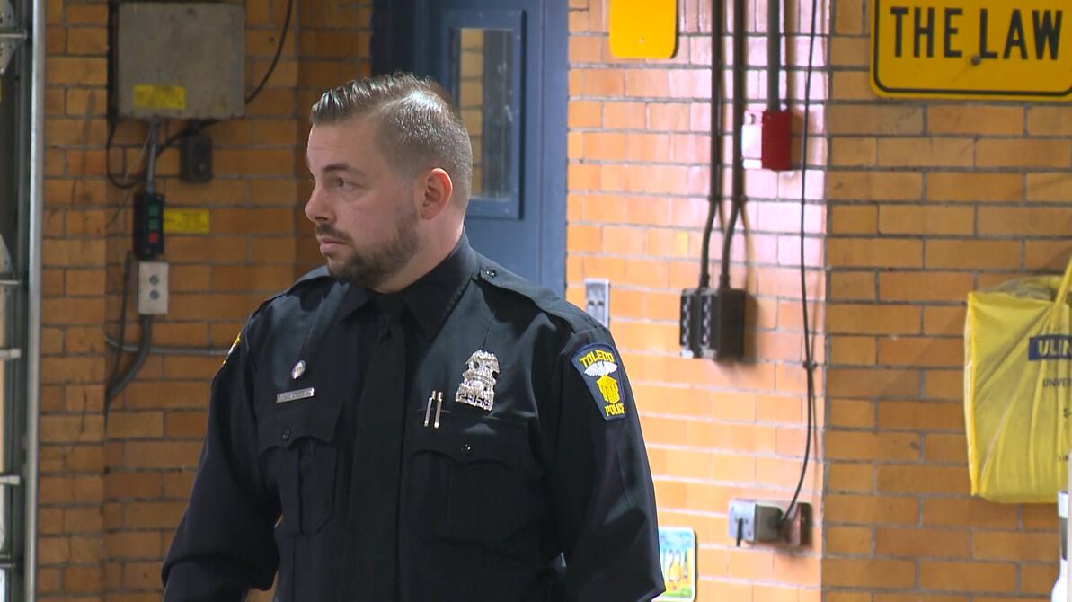Bodycam shows Toledo officer’s emotional response after suspect in ...