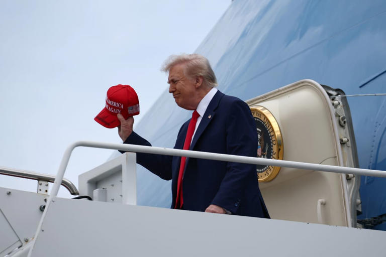 White House erupts at 'gutter trash' CNN journalist over report on ...