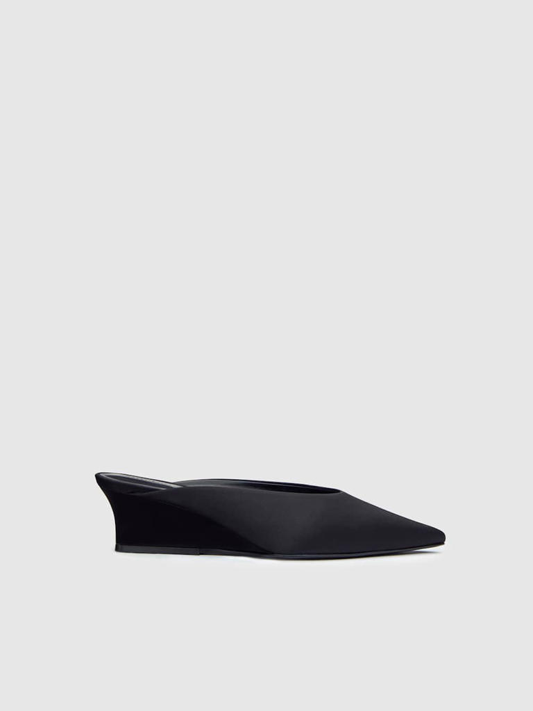 Sorry, ballet flats, but these 7 spring 2026 shoe trends are beating you