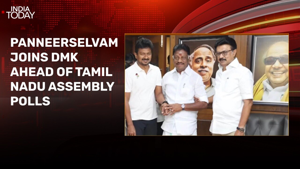 O Panneerselvam joins DMK, calls Edappadi Palaniswami arrogant<br>