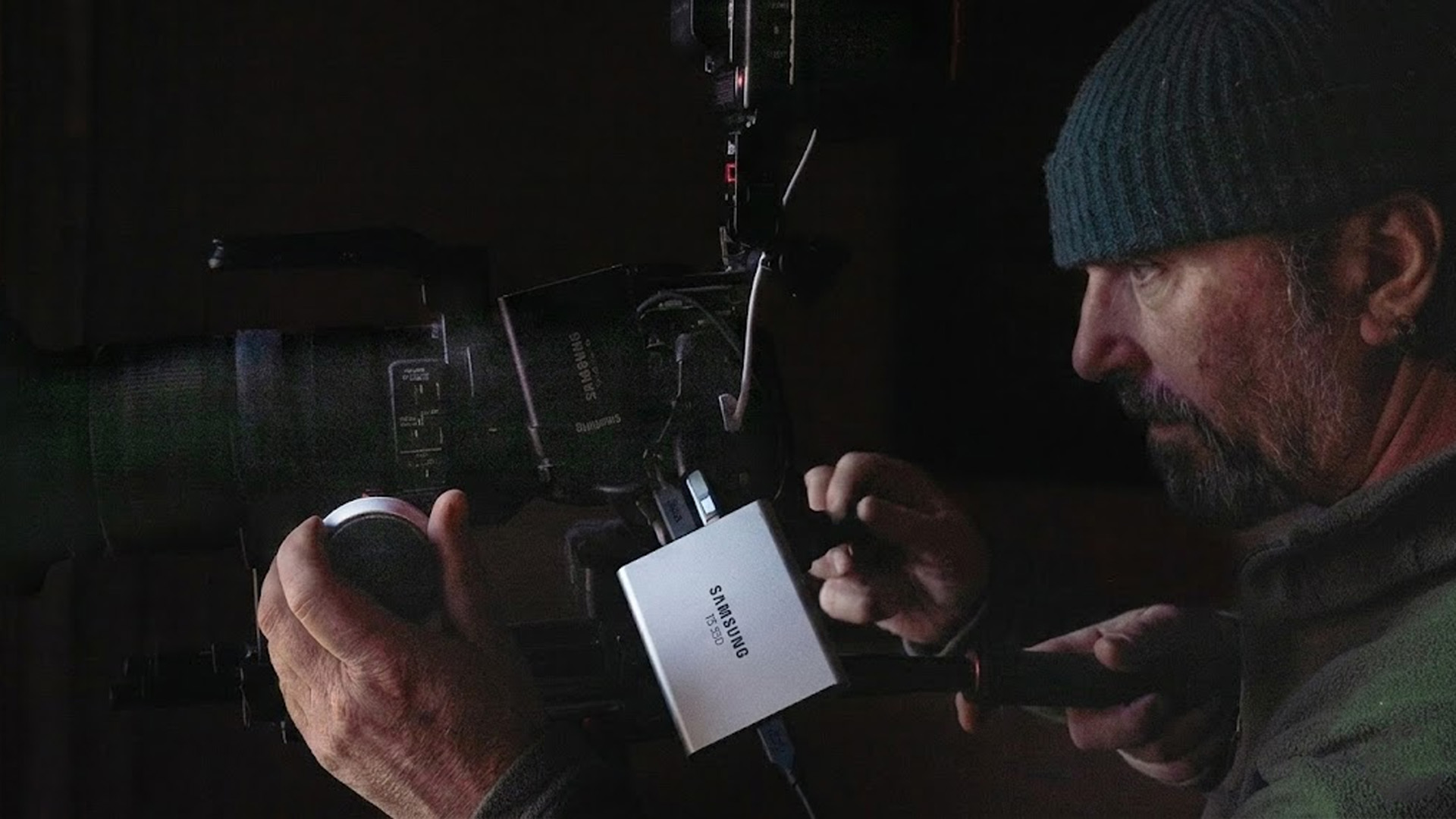 Mastering manual focus techniques for professional wildlife filming