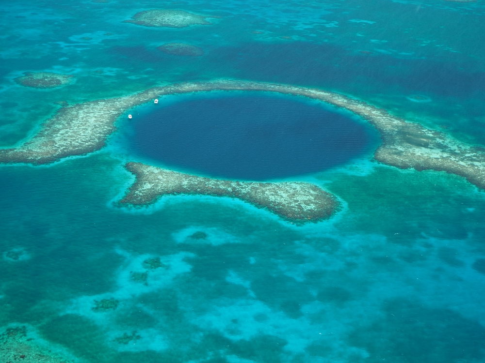 20 stunning underwater landforms that seem out of this world
