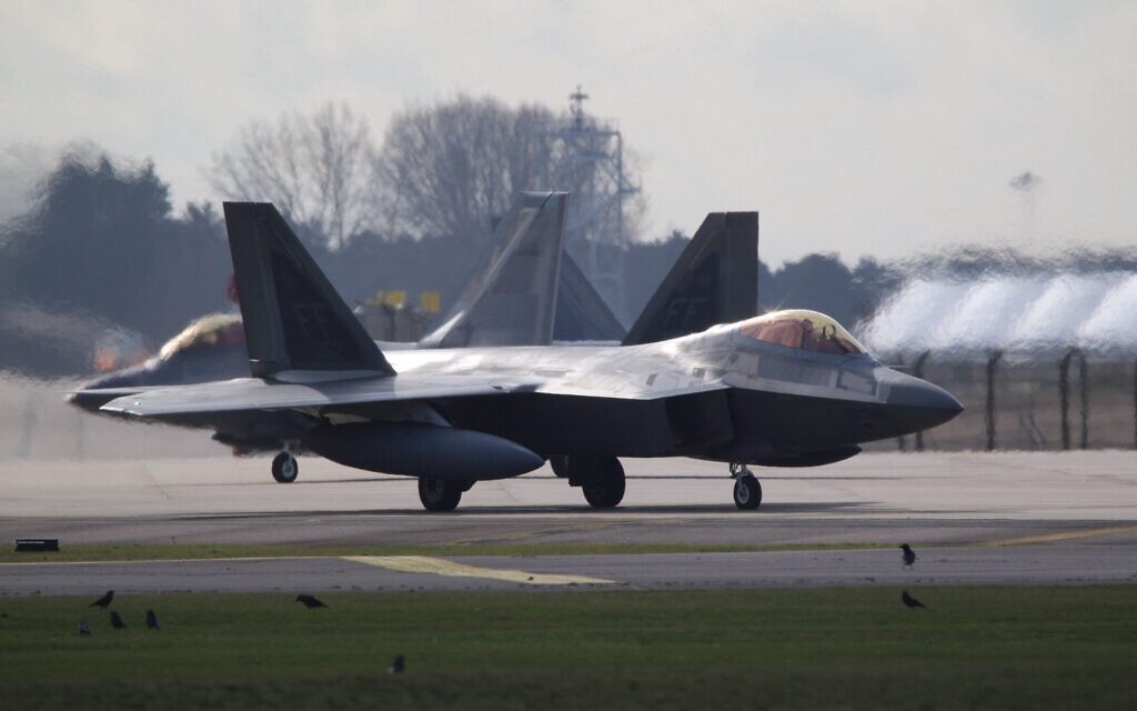 New satellite images show US F-22 jets moving around Ovda base in ...