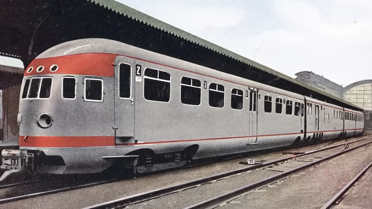 The art deco train that hit 93 mph in 1936 - 