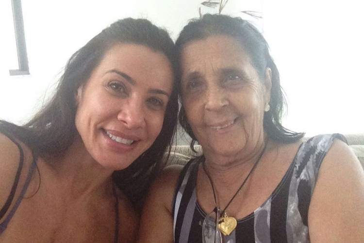 Scheila Carvalho e a mãe/Reprodução Instagram