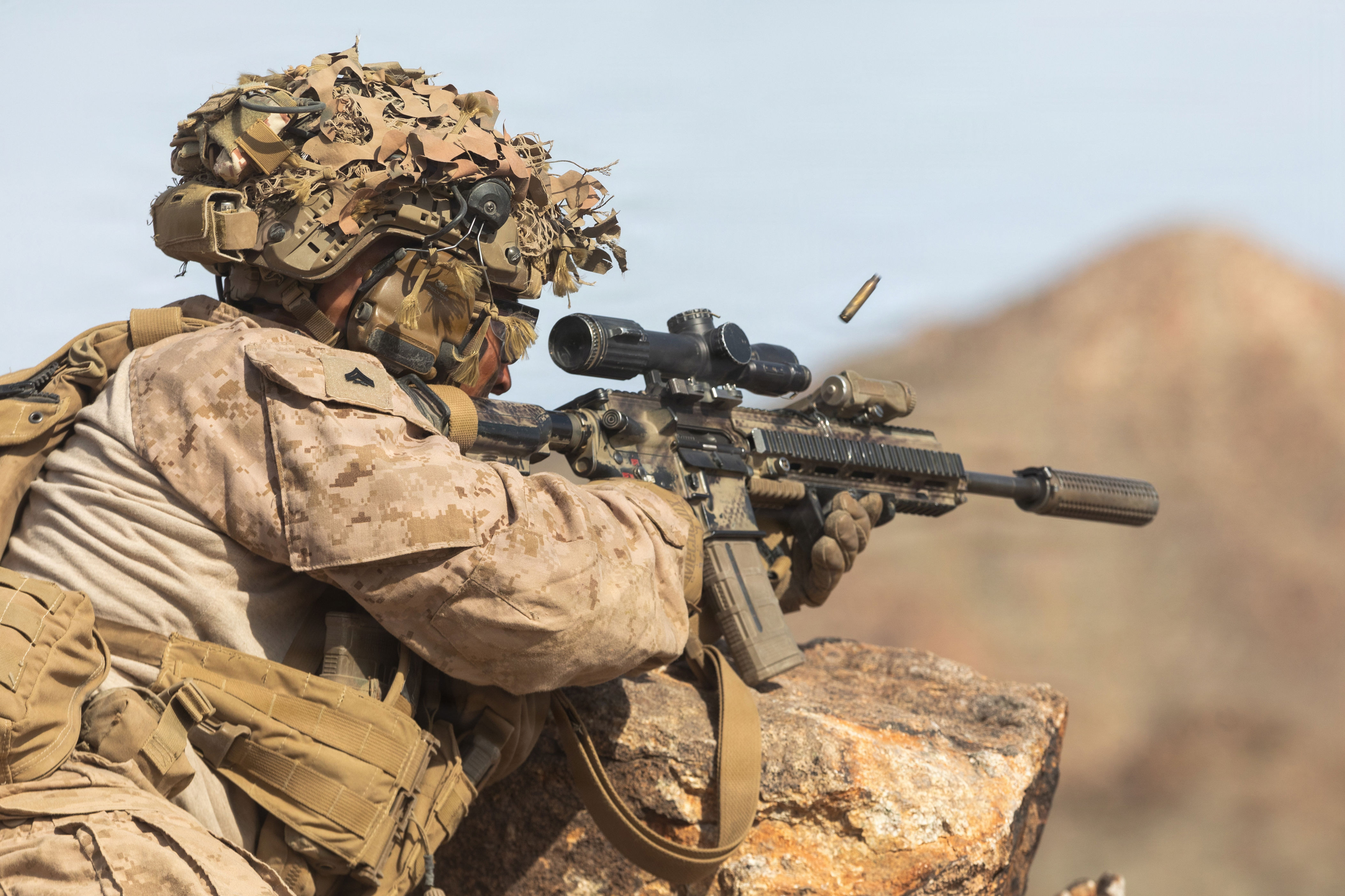 Why the Marine Corps is choosing the M27 rifle over the Army's M7