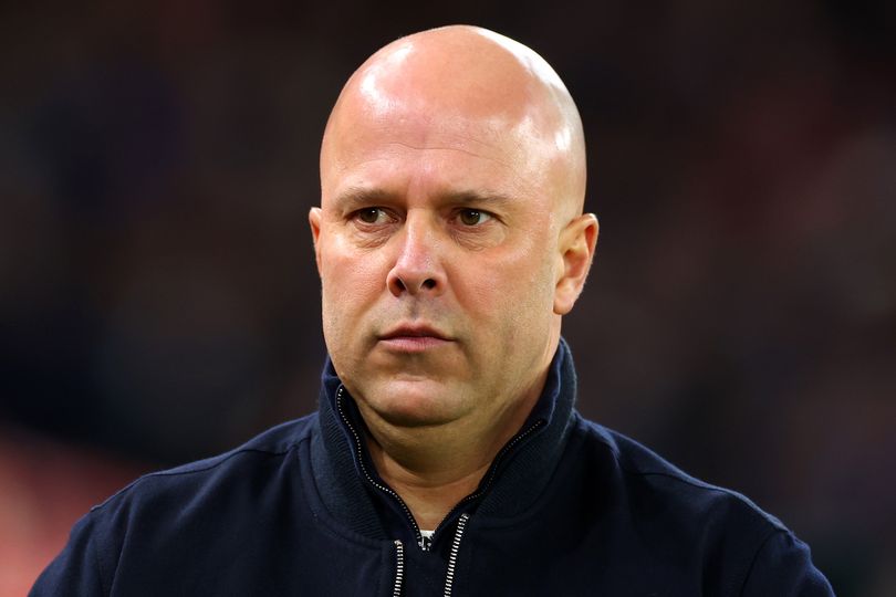 LIVERPOOL, ENGLAND - FEBRUARY 14: Liverpool manager Arne Slot looks on during the Emirates FA Cup Fourth Round match between Liverpool and Brighton & Hove Albion on February 14, 2026 in Liverpool, England. (Photo by Chris Brunskill/Fantasista/Getty Images)