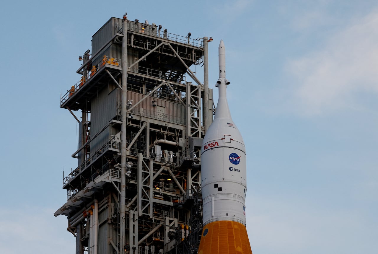 NASA pushes moon landing, revises Artemis III mission plan