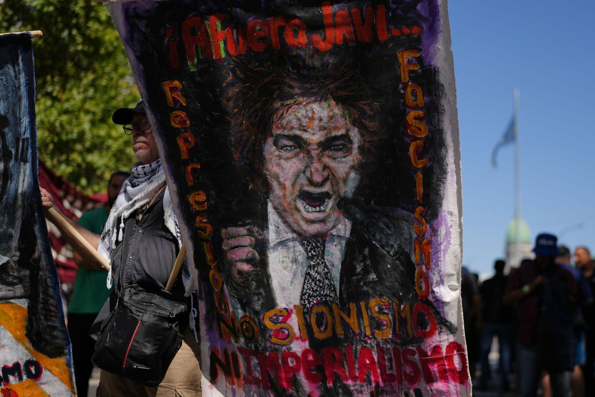 Estallan masivas protestas contra la polémica reforma laboral de Milei
