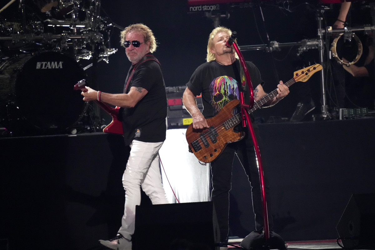 '80s classic rock icon reacts to being snubbed from reunion plans
