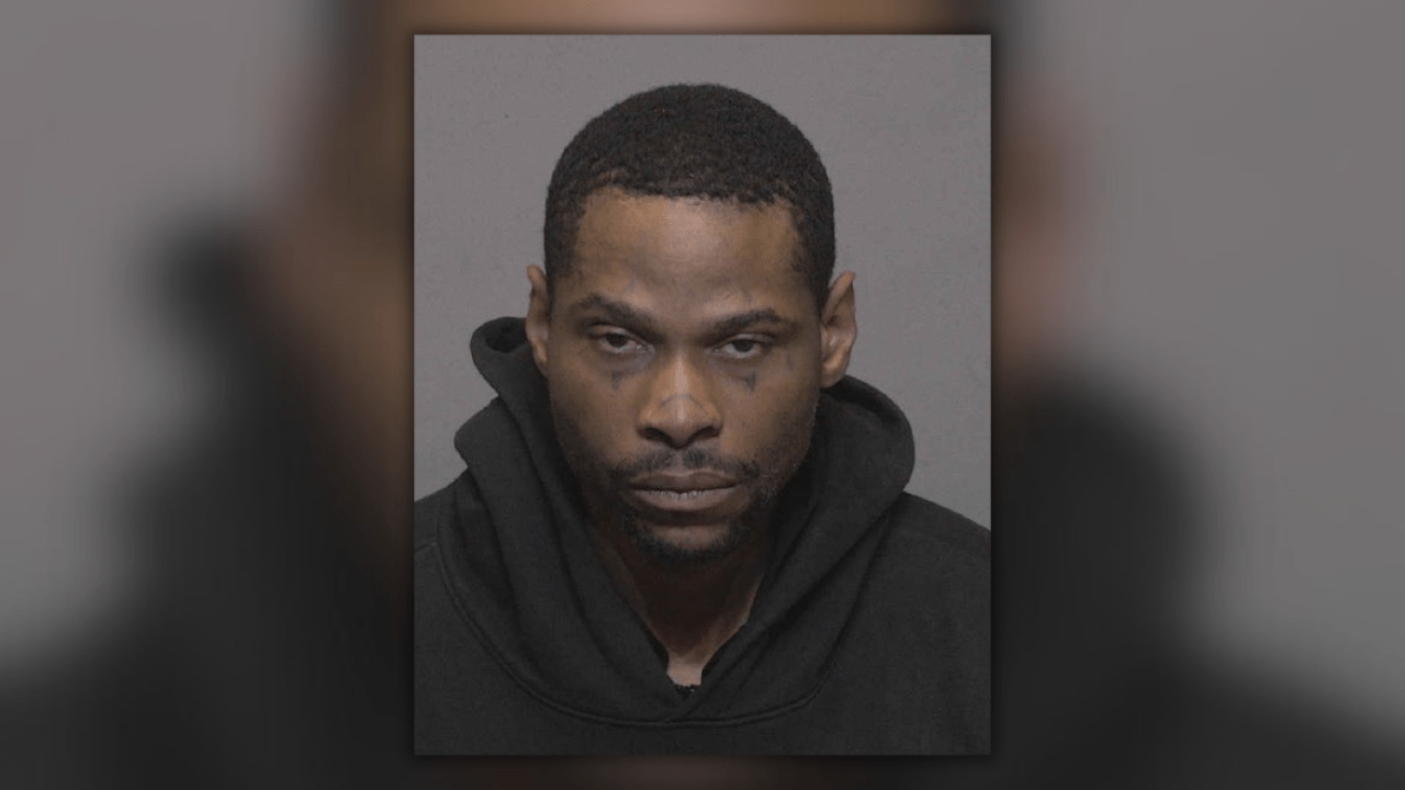 Man accused of threatening people with knife in New Haven