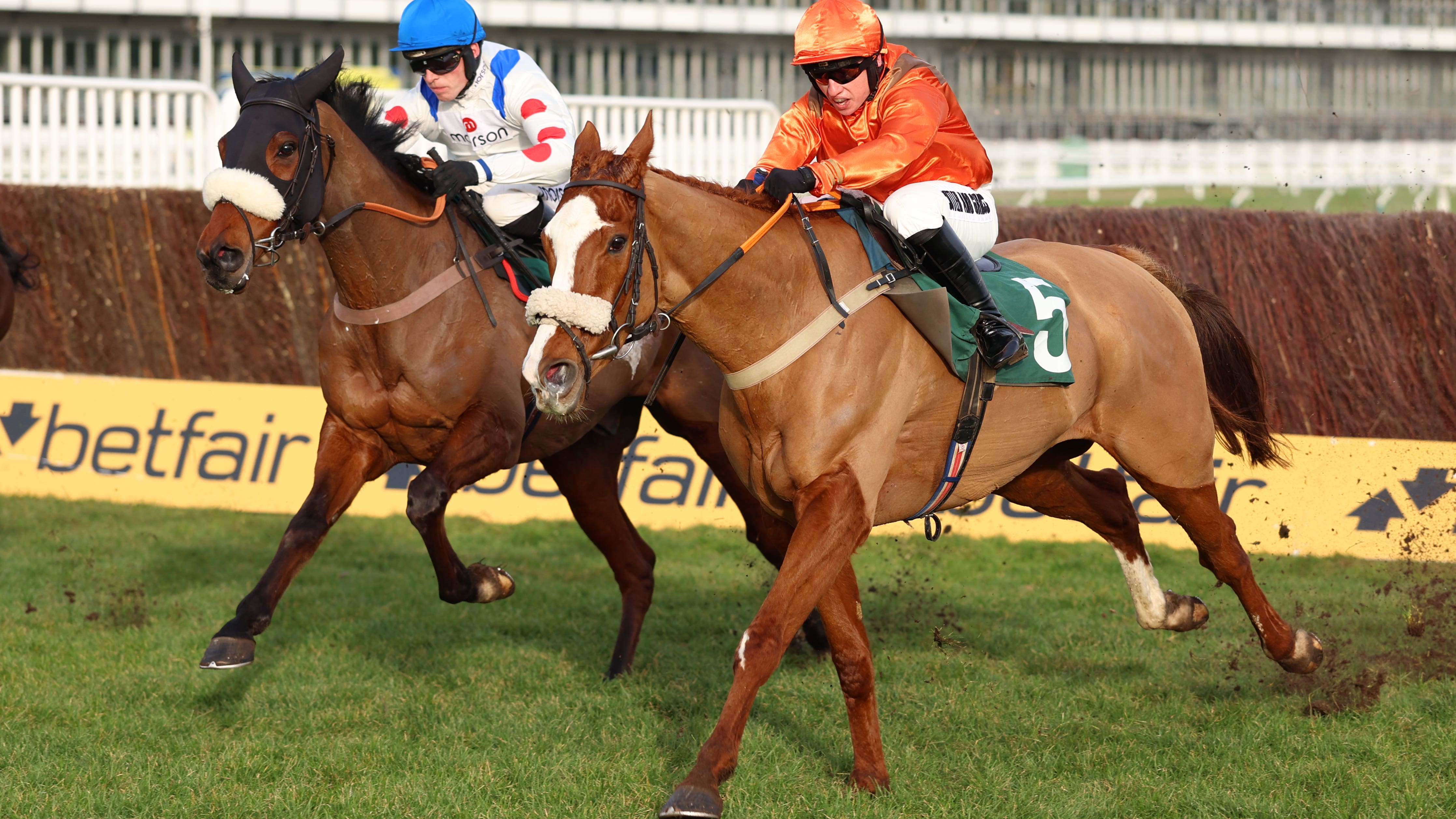 Miami Magic has Aintree aim after Newbury landslide