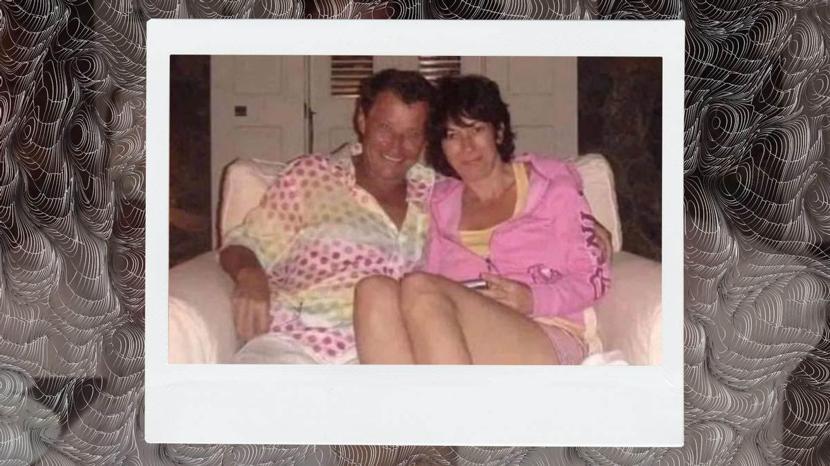 Photo allegedly shows Ghislaine Maxwell with Chief Justice John Roberts. Here
