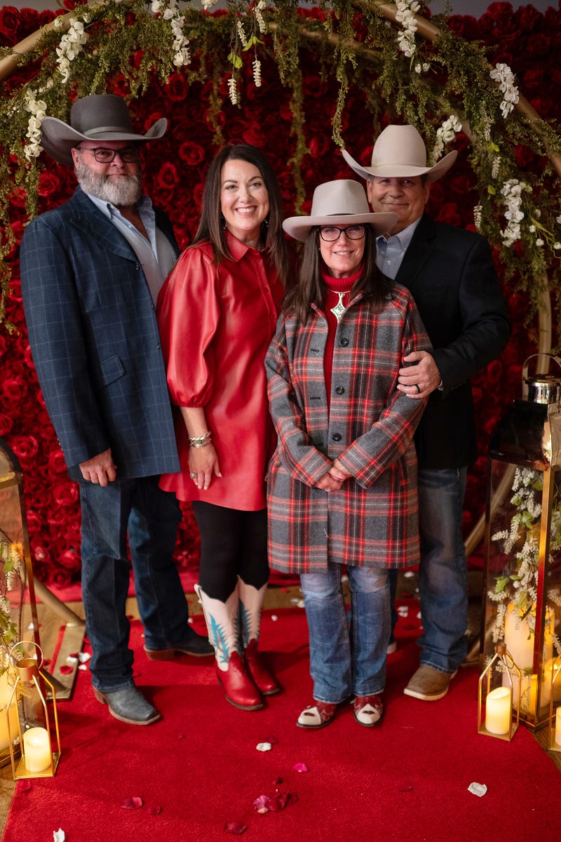 See all the gorgeous photos of the romantic dinner event Ree Drummond ...