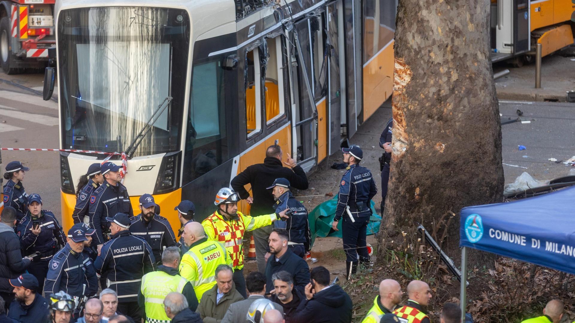 Dos muertos y decenas de heridos al descarrilar un tranvía en el centro ...