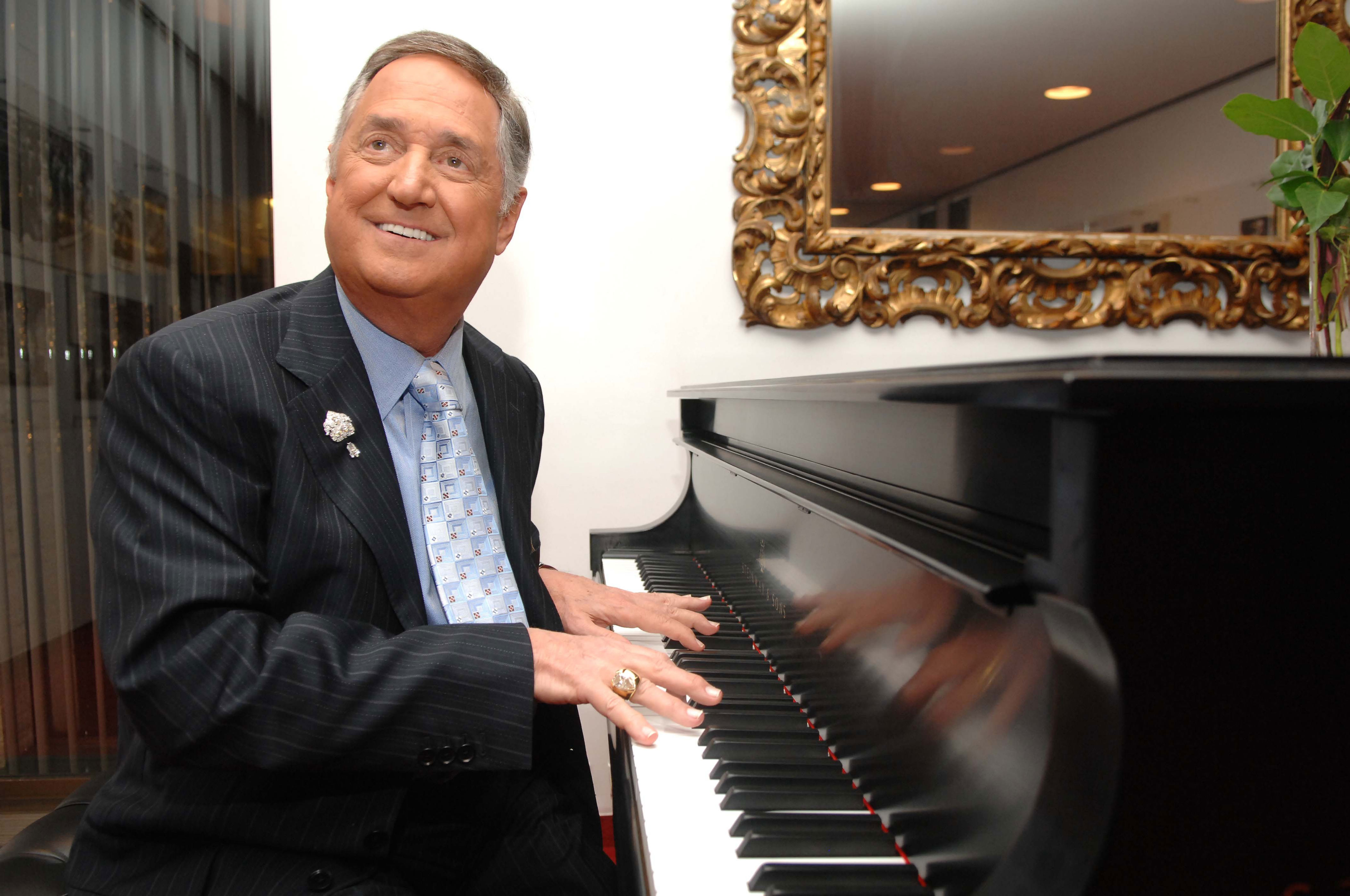 Neil Sedaka, singer, songwriter and pop hitmaker in two eras, dies at 86