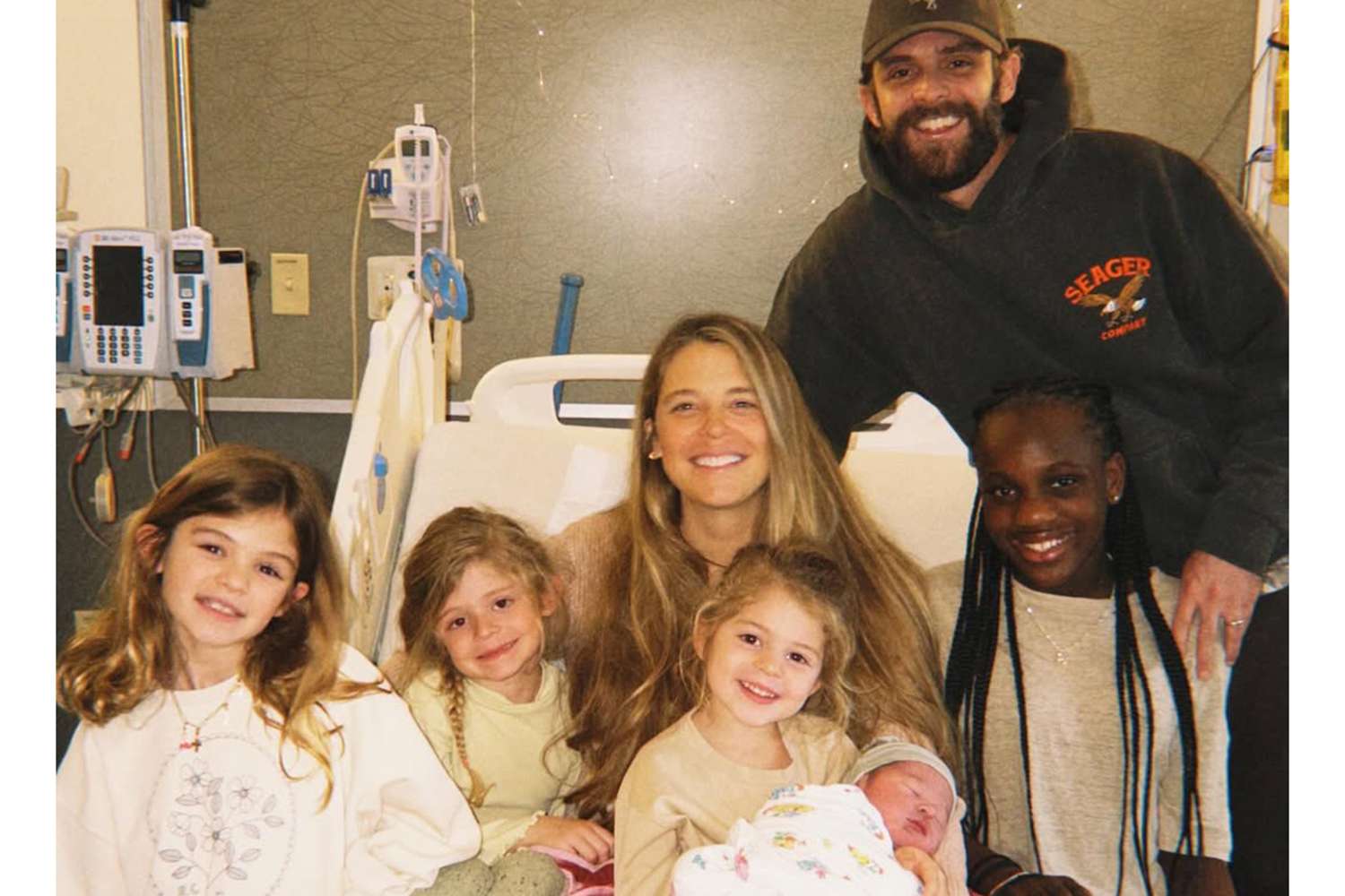 Thomas Rhett and wife Lauren Akins welcome their fifth baby together