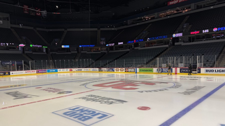 Still here: Griffins celebrate 30 years in 5-1 win