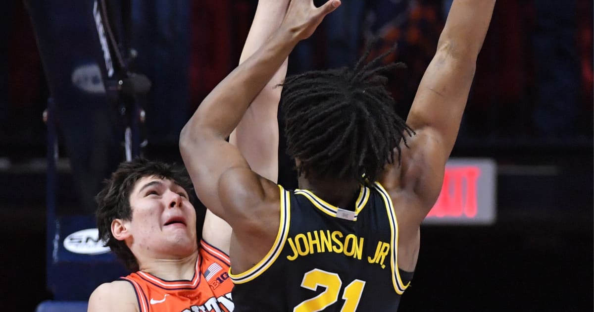 Michigan basketball pounds Illinois, 84-70, earns outright Big Ten championship for first time since 2021<br><br>