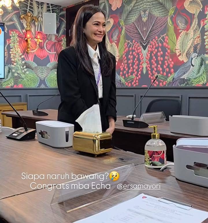 AA1XepAn 9 potret Ersa Mayori lulus tesis, jadi master komunikasi
