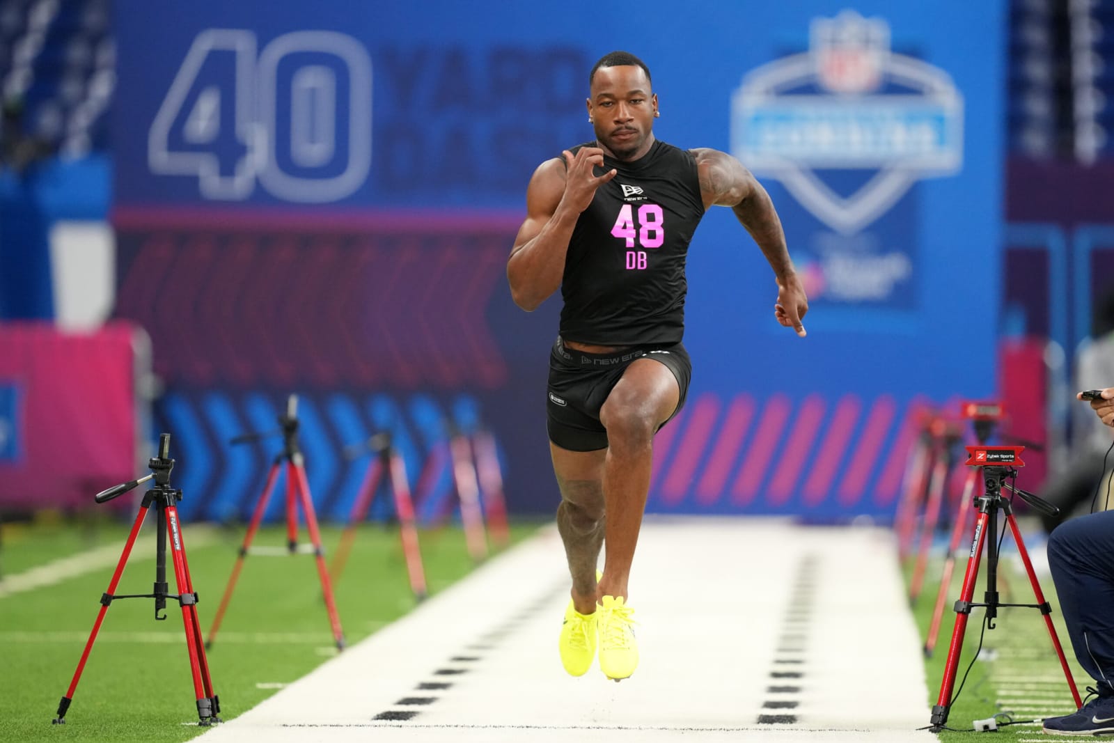 NFL combine: Robert Spears-Jennings posts incredible 40-yard dash ...