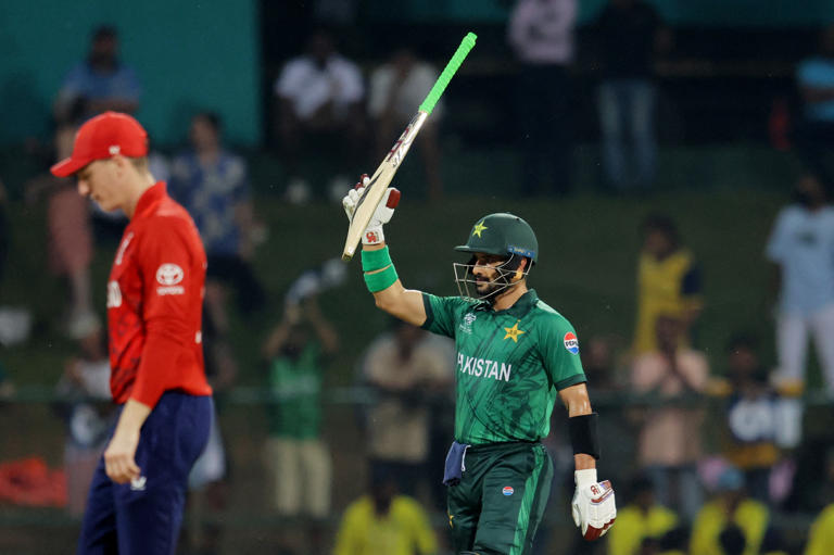 Pakistan's last roll of the dice as Sri Lanka stand between them and semis